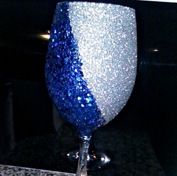 Wine glasses - Picture 3 of 3